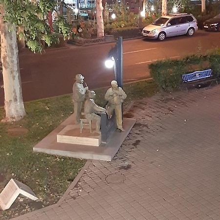 Yerevan, Abovyan 34 My street Buitenkant foto