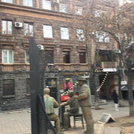 Yerevan, Abovyan 34 My street Buitenkant foto