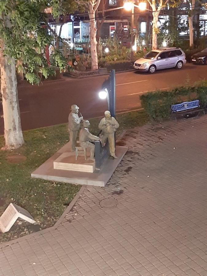 Yerevan, Abovyan 34 My street Buitenkant foto