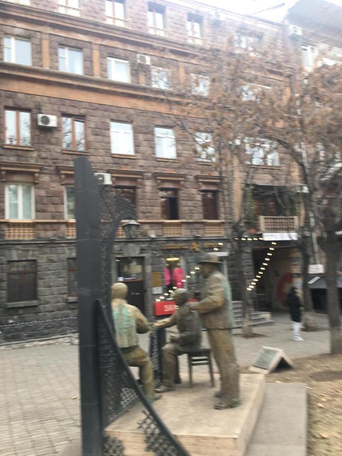 Yerevan, Abovyan 34 My street Buitenkant foto